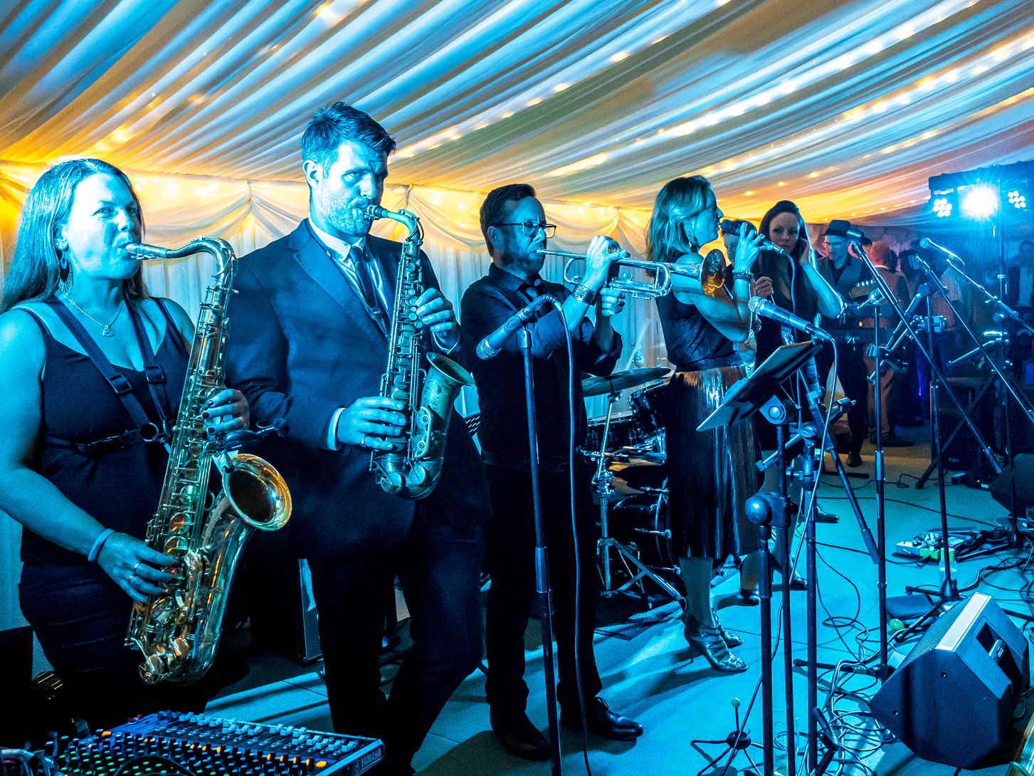 horn section, soul band, band with horns, brass section, 