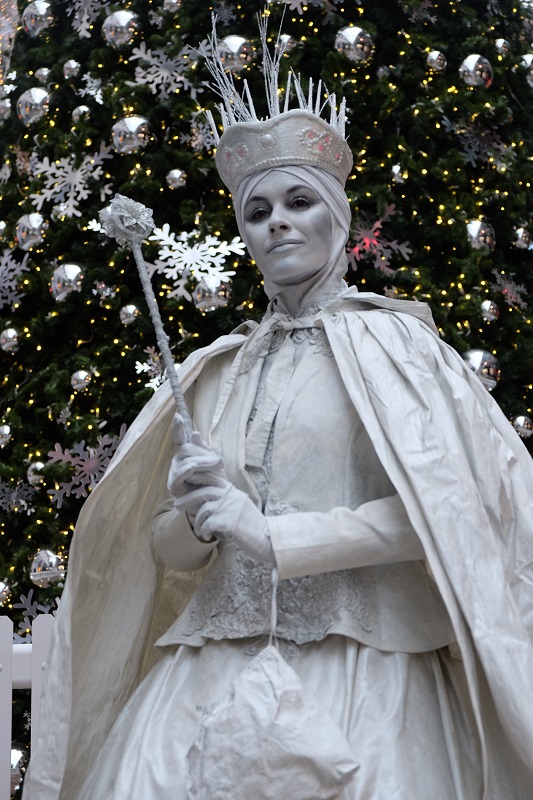 The Snow Queen - The Ice Queen - Winter Wonderland - walkabout - living statue