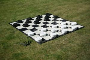 Giant Draughts 